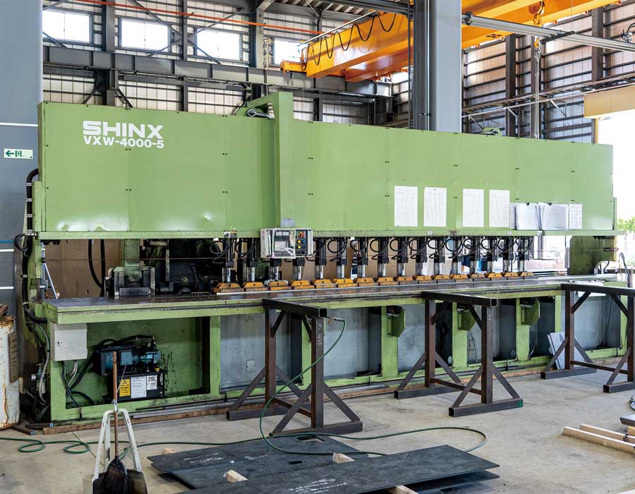 平板開先加工機：VXW-4000-5